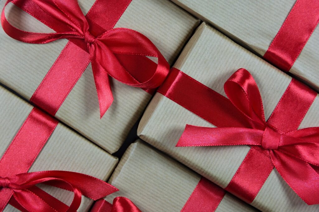 gifts, package, gift box, surprise, ribbon, bow, packaging, gift packaging, christmas, anniversary, presents, gift boxes, happy birthday, boxes, valentine